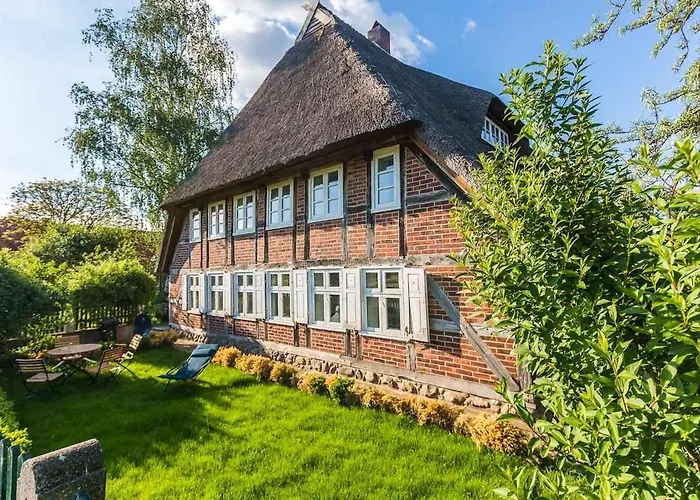 Reetdachhaus Mit Elbblick